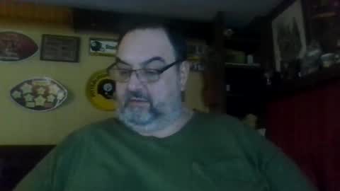 Snapshot of bigbear1971 chatting on January 1, 4:50 pm bigbear1971 online show from January 1, 4:50 pm