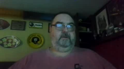 Snapshot of bigbear1971 chatting on December 19, 1:07 am bigbear1971 online show from December 19, 1:07 am