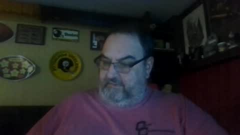 Snapshot of bigbear1971 chatting on January 4, 12:05 am bigbear1971 online show from January 4, 12:05 am