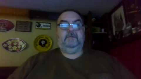 Snapshot of bigbear1971 chatting on December 9, 5:08 pm bigbear1971 online show from December 9, 5:08 pm