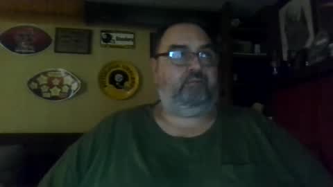 Snapshot of bigbear1971 chatting on January 1, 8:47 pm bigbear1971 online show from January 1, 8:47 pm