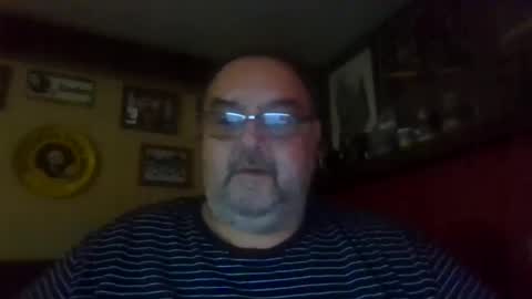 Snapshot of bigbear1971 chatting on December 6, 8:56 pm bigbear1971 online show from December 6, 8:56 pm