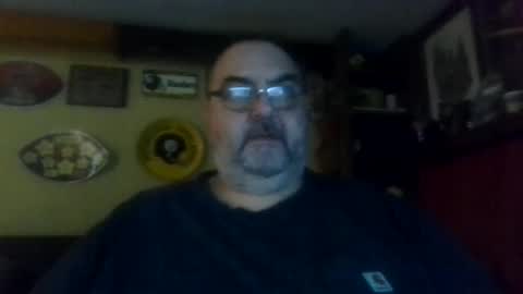 Snapshot of bigbear1971 chatting on December 15, 10:15 pm bigbear1971 online show from December 15, 10:15 pm