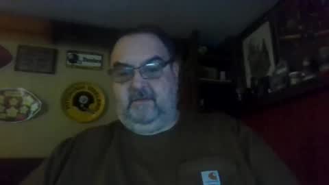 Snapshot of bigbear1971 chatting on December 10, 7:22 pm bigbear1971 online show from December 10, 7:22 pm