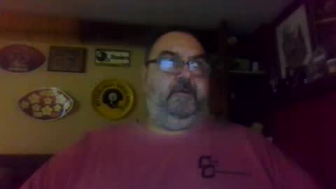 Snapshot of bigbear1971 chatting on December 21, 8:43 pm bigbear1971 online show from December 21, 8:43 pm