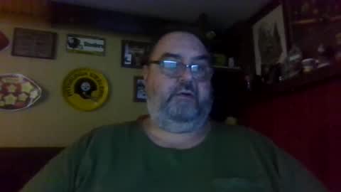 Snapshot of bigbear1971 chatting on December 31, 6:13 pm bigbear1971 online show from December 31, 6:13 pm
