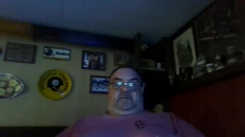 Snapshot of bigbear1971 chatting on December 1, 4:32 pm bigbear1971 online show from December 1, 4:32 pm