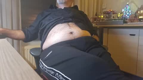 bigbibear88 online show from December 24, 7:44 pm