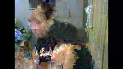 Snapshot of bigboobslyn chatting on September 20, 6:49 am bigboobslyn online show from September 20, 6:49 am