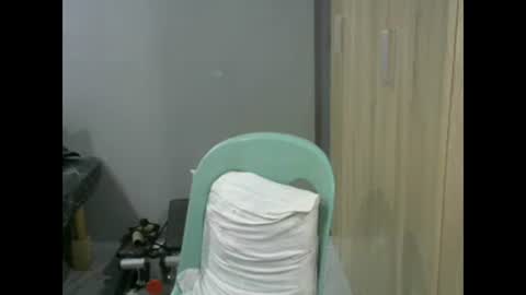 Snapshot of bigboobslyn chatting on September 17, 10:41 am bigboobslyn online show from September 17, 10:41 am