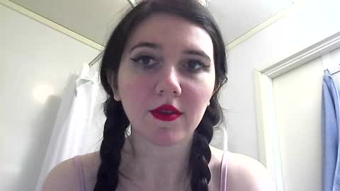 Snapshot of bigbootybunny chatting on February 13, 8:27 am Isabella online show from February 13, 8:27 am