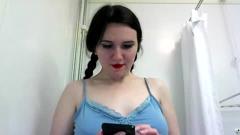 Snapshot of bigbootybunny chatting on March 1, 10:42 pm Isabella online show from March 1, 10:42 pm