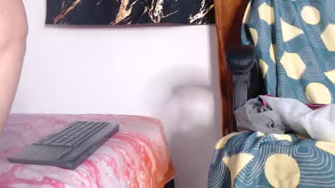 bigclit_isa online show from May 10, 9:59 am