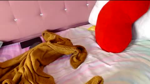 Snapshot of bigclit_luisa chatting on December 16, 8:20 am bigclit_luisa online show from December 16, 8:20 am