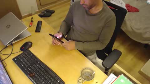 Snapshot of bigcokk34 chatting on October 26, 8:52 pm bigcokk34 online show from October 26, 8:52 pm