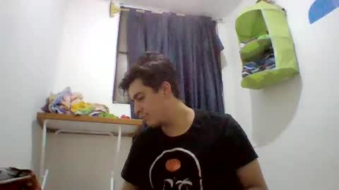Snapshot of bigfinger125 chatting on December 28, 6:17 am Lucy and Fred online show from December 28, 6:17 am