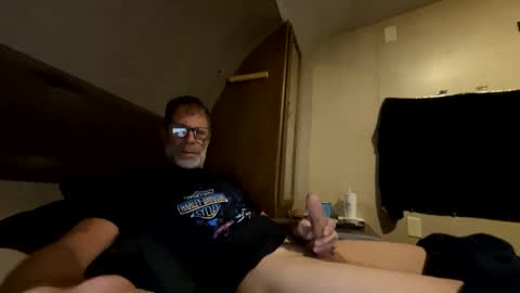 biggcock27 online show from November 15, 12:45 am