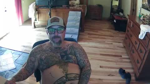 biggdaddy4206913 online show from March 3, 6:48 pm