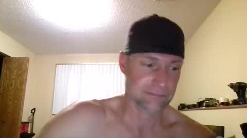 biggy198219 online show from May 18, 8:04 pm