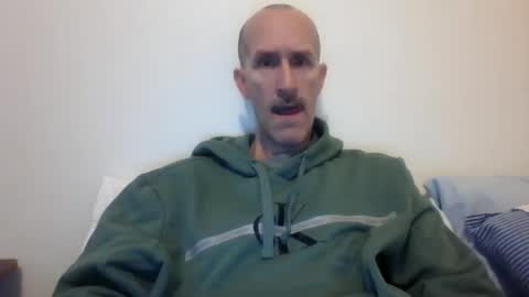Snapshot of bighugemouthful chatting on February 4, 3:54 am Chaz online show from February 4, 3:54 am