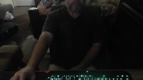 bighugmugg online show from November 3, 1:28 am