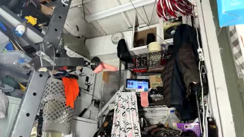 bigmanaround9 online show from October 31, 9:42 am