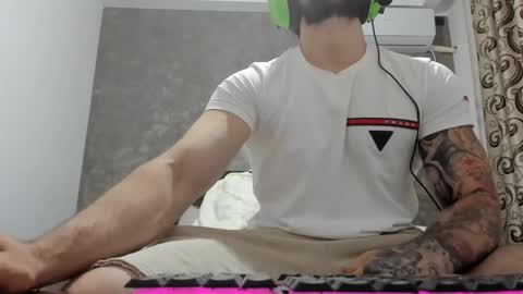 bigmuscles95 online show from June 1, 10:22 pm