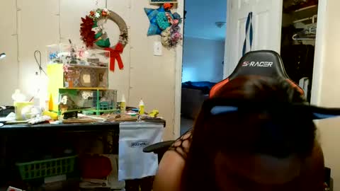 the Mini mami online show from September 24, 8:37 pm