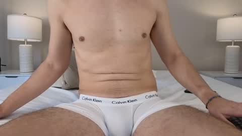 Snapshot of bigonehott chatting on March 6, 3:35 pm online show from March 6, 3:35 pm