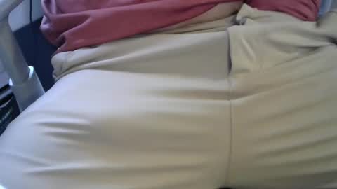 Snapshot of bigsword4her chatting on February 10, 2:37 pm bigsword4her online show from February 10, 2:37 pm