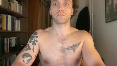 Just a horny hot guy looking for female company 33 online show from April 25, 11:46 pm