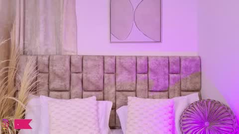   online show from October 3, 10:18 pm