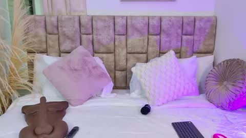   online show from September 22, 7:07 pm