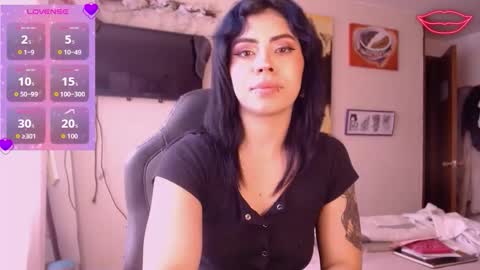 biigbooty_ online show from October 28, 7:15 pm