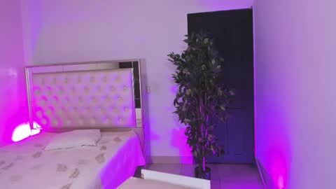 Sam online show from January 8, 7:42 pm