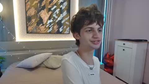 Bimbo boy online show from June 11, 3:21 pm