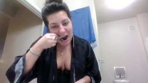 Snapshot of bj4290 chatting on September 16, 4:21 pm bj4290 online show from September 16, 4:21 pm