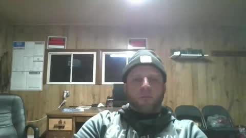 bjhancock_28 online show from December 1, 9:46 pm