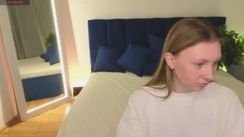 Julia online show from February 22, 2:28 am