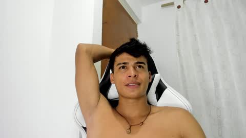 Snapshot of bjonr_haward chatting on December 11, 4:39 am Haward online show from December 11, 4:39 am