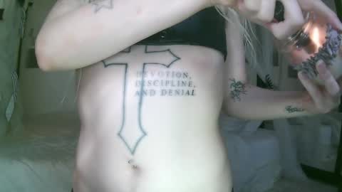 vampire fang  online show from April 15, 6:22 pm