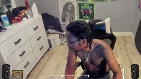 Plant Base Streamers From Pennsylvania online show from October 17, 10:47 pm