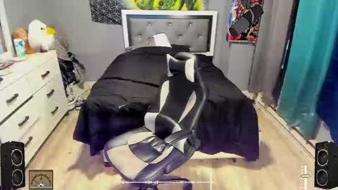 Plant Base Streamers From Pennsylvania online show from January 24, 11:56 pm