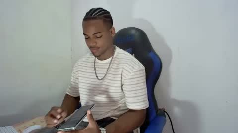 Snapshot of black_dicck chatting on September 15, 4:30 pm tu morenito online show from September 15, 4:30 pm