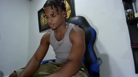 Snapshot of black_dicck chatting on February 16, 5:15 pm tu morenito online show from February 16, 5:15 pm