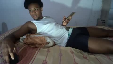 Snapshot of black_dicck chatting on December 13, 3:21 pm tu morenito online show from December 13, 3:21 pm