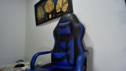Snapshot of black_dicck chatting on February 7, 6:34 pm tu morenito online show from February 7, 6:34 pm