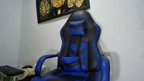 Snapshot of black_dicck chatting on February 1, 11:37 pm tu morenito online show from February 1, 11:37 pm