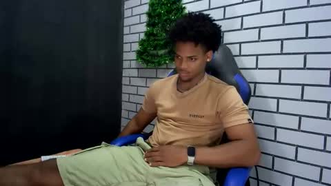 tu morenito online show from December 22, 2:40 am