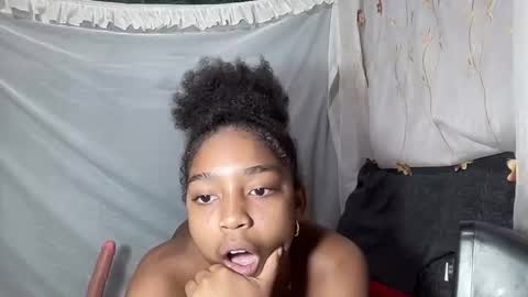 Snapshot of black_hot2024 chatting on February 2, 6:36 am MORENITA ISA online show from February 2, 6:36 am